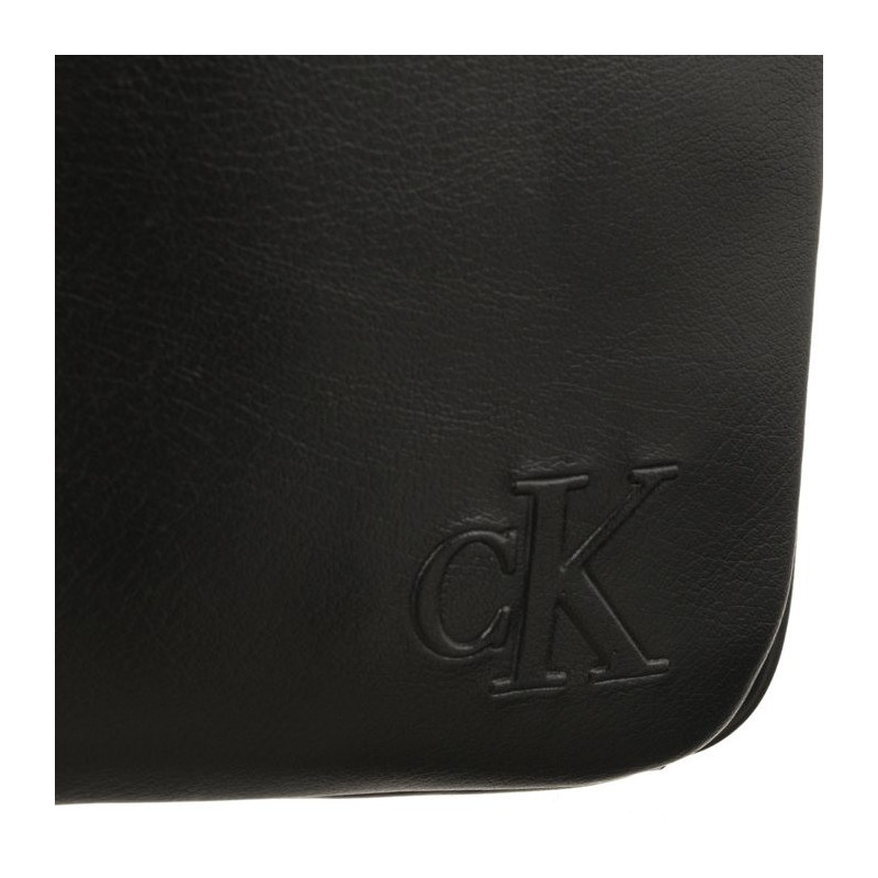 Calvin Klein Ultralight Reporter18 W/Pkt Black K50K511489 BEH (CK423-a) handbag