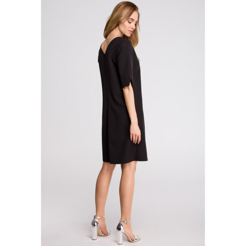 S113 Boxy dress with back v-neck - black