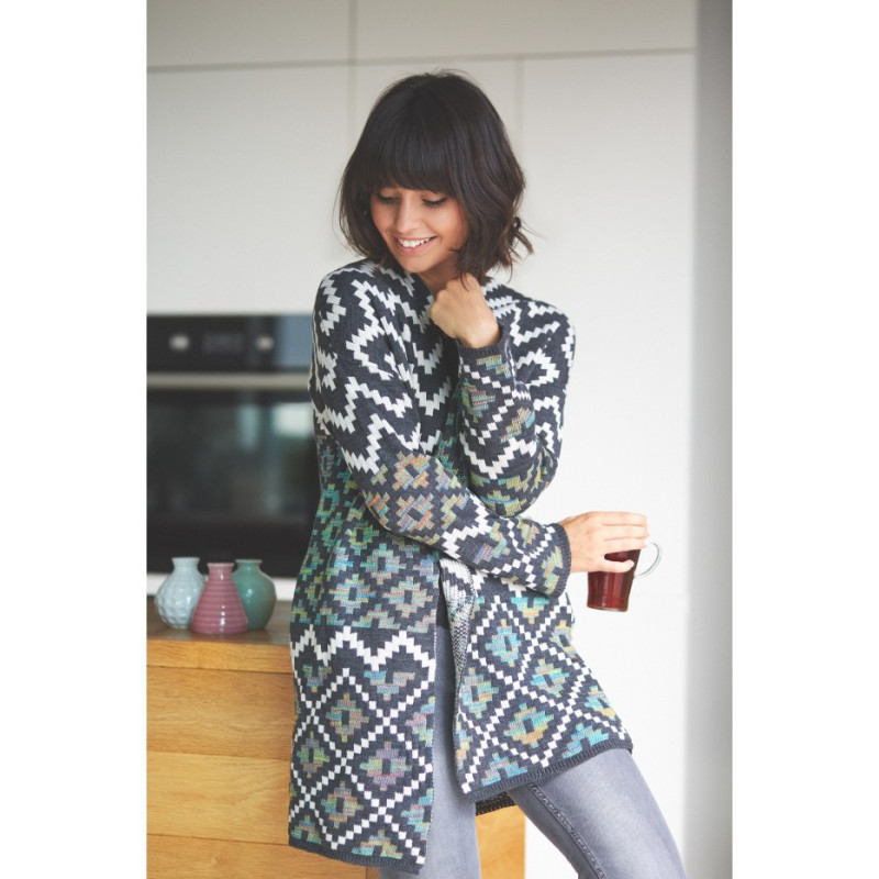 BK007 Stylish patterned cardigan - model 2