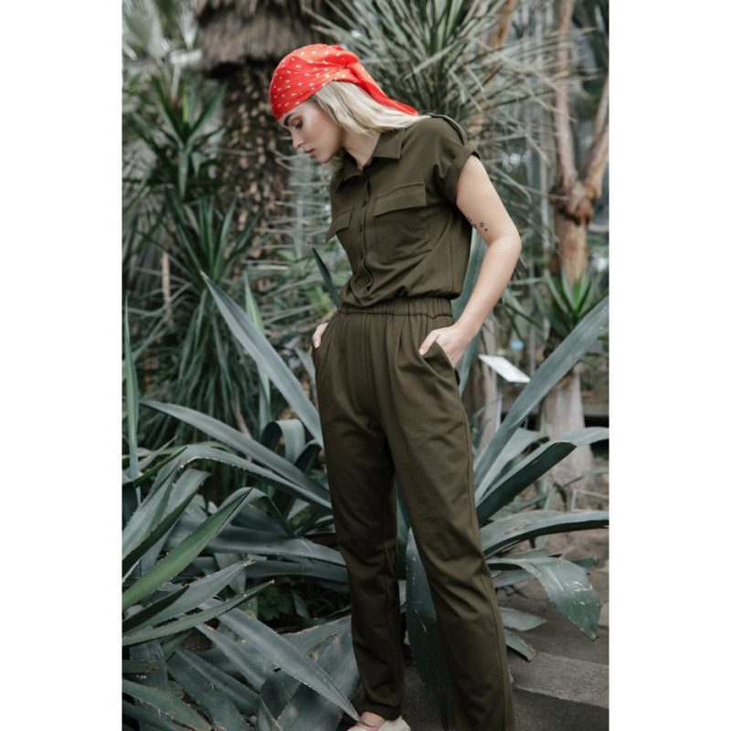 B223 Safari jumpsuit with pockets on the front - khaki