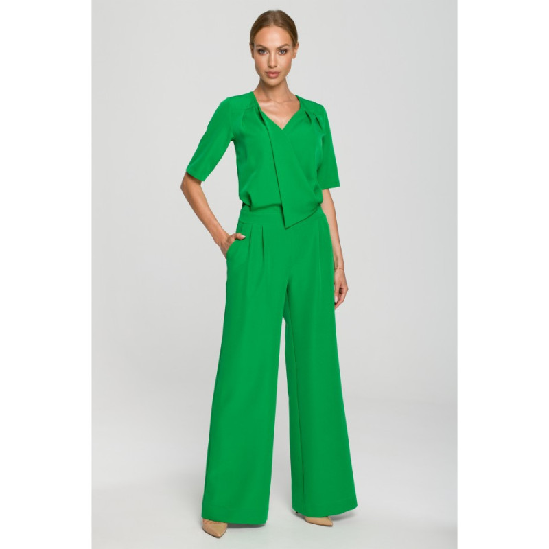 M703 Jumpsuit with decorative neckline - juicy green