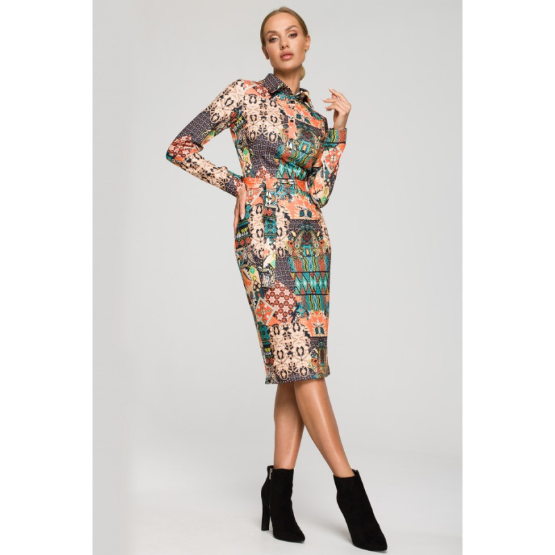 M706 Pencil dress with print and collar - model 3