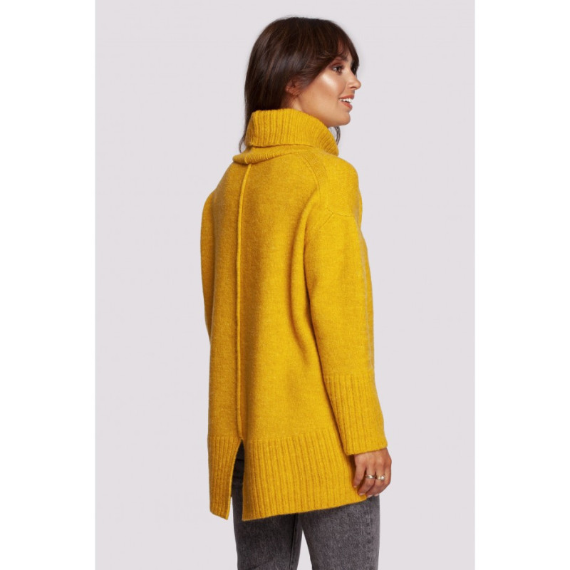 BK086 Sweater with turtleneck and back slit - honey