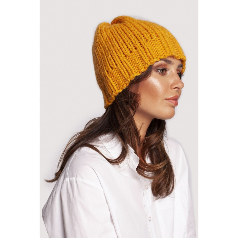 BK100 Cap with ribbed brim - honey-colored