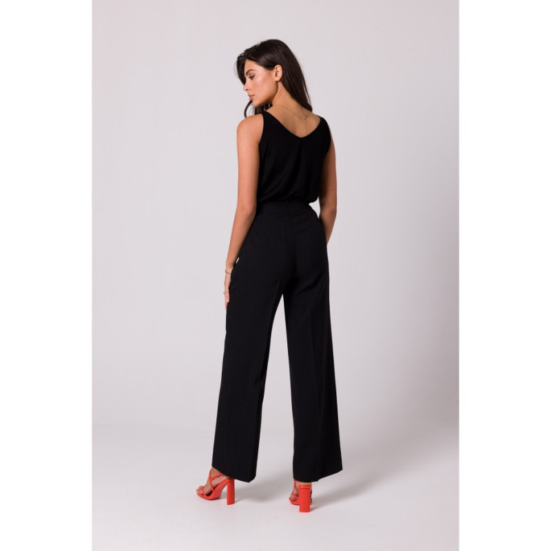 B252 Trousers with decorative buttons - black