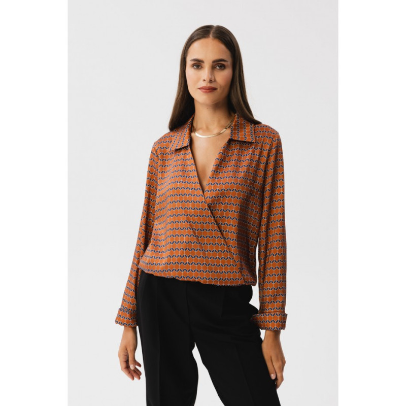 S357 Printed envelope cut blouse - model 3