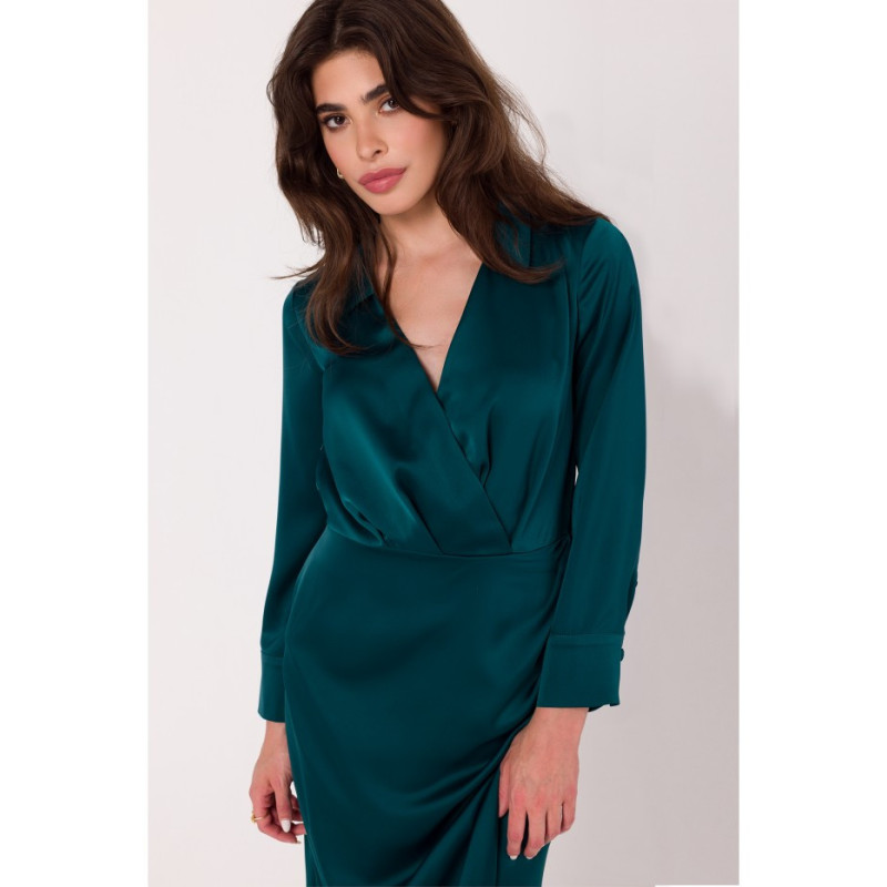 K172 Dress with envelope neckline and collar - green