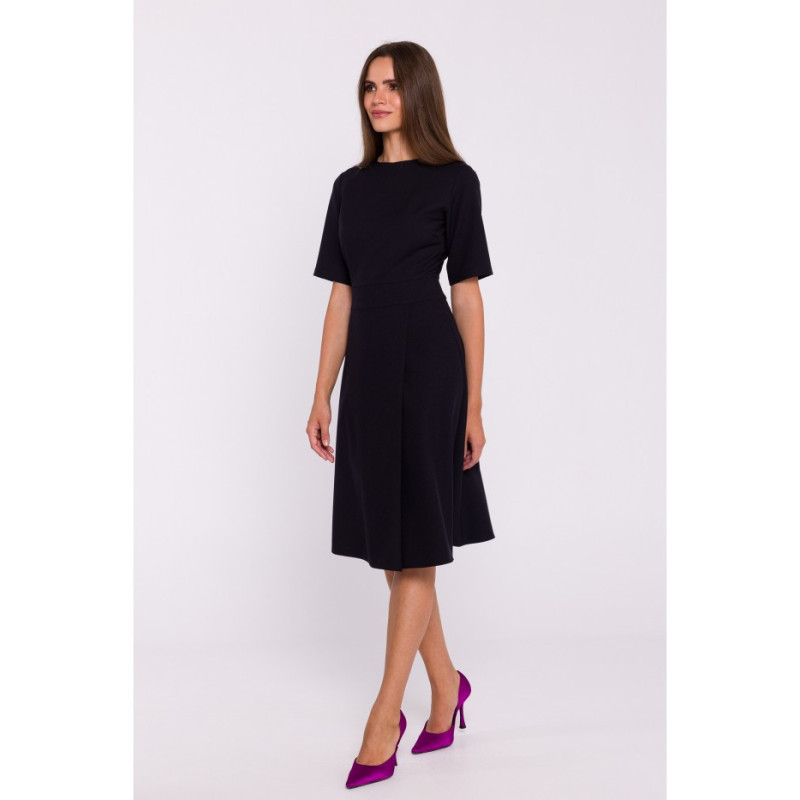 S373 Dress with trapeze bottom and overlap - black