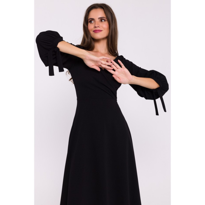 S383 Flared dress with tied sleeves - black