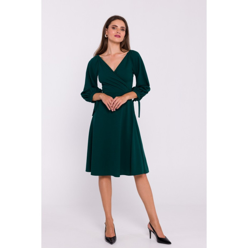 S383 Flared dress with tied sleeves - green