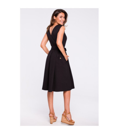 S161 Elegant dress with contrasting pleats - black