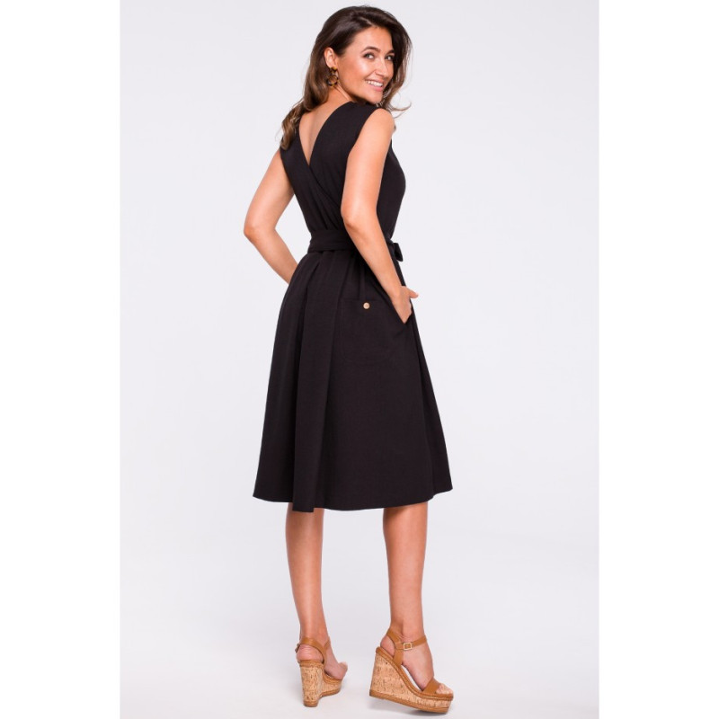 S161 Elegant dress with contrasting pleats - black