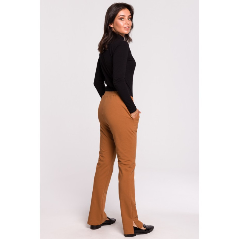 B124 Trousers with side slits - caramel