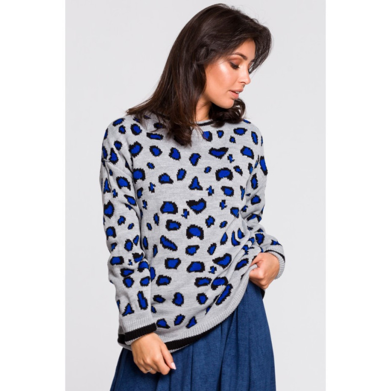 BK029 Sweater in leopard spots - model 3