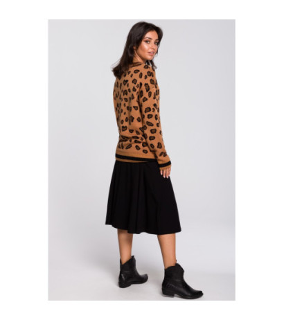 BK029 Sweater in leopard spots - model 4