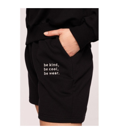 B186 Sweatshorts with embroidery - black