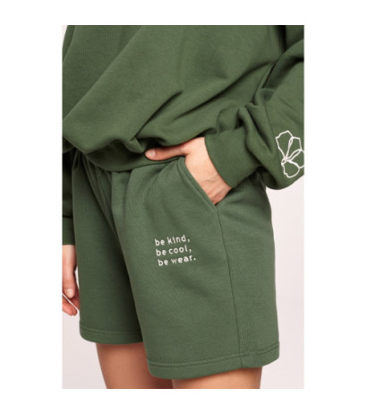 B186 Sweatshorts with embroidery - Grassy