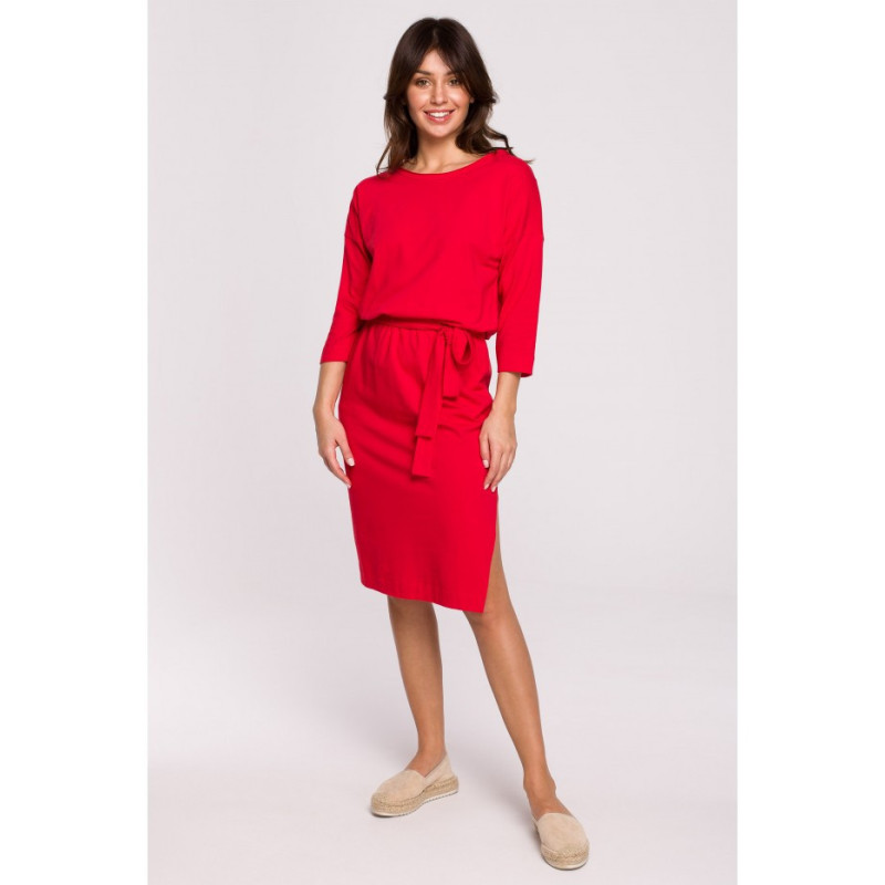 B221 Dress with belt and side slit - red