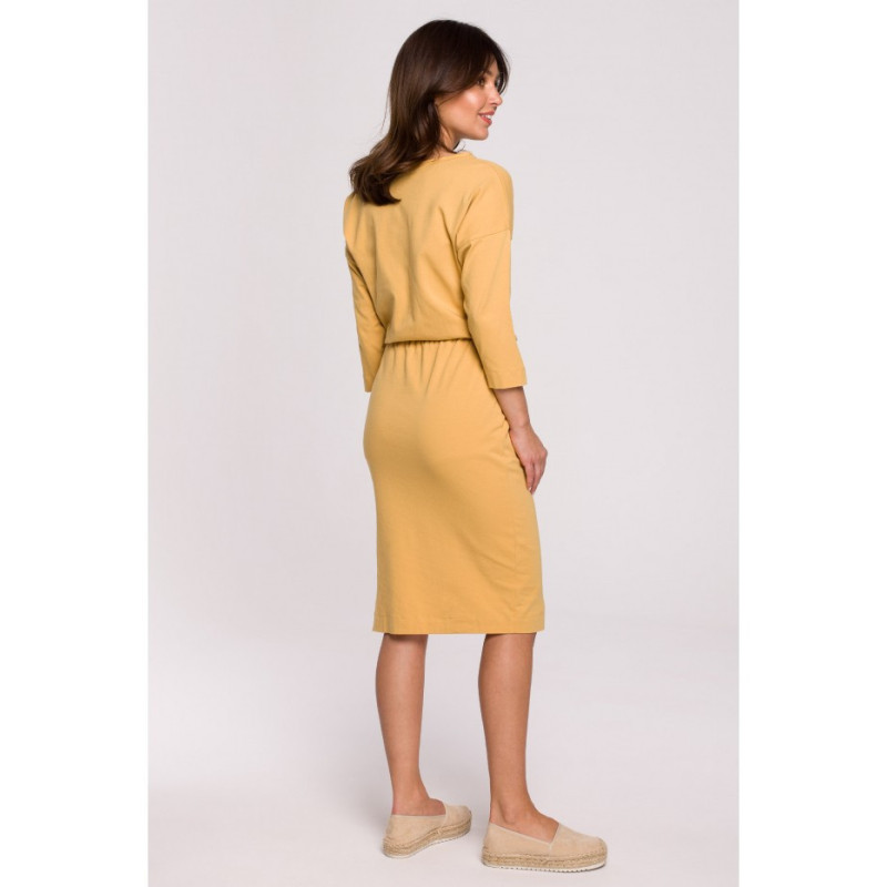 B221 Dress with belt and side slit - honey-colored