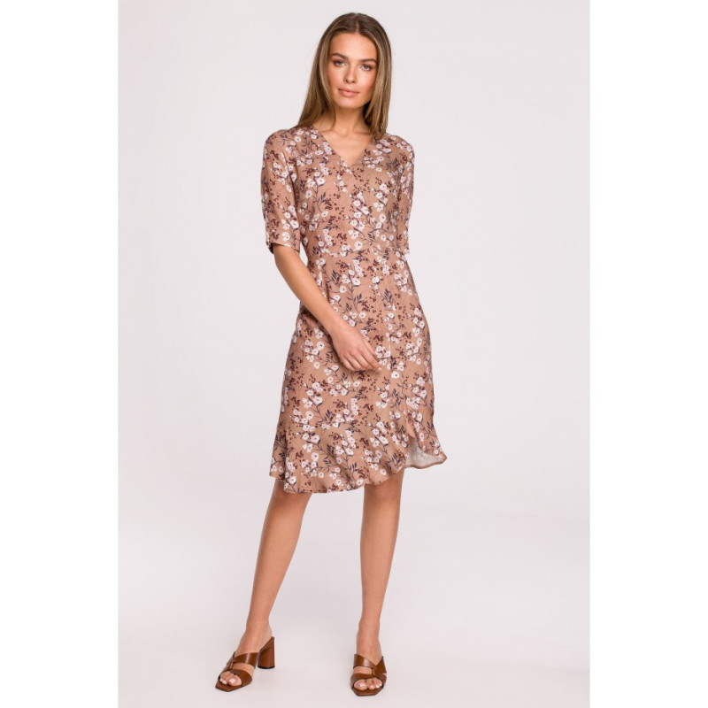 S299 Floral dress with ruffle and decorative buttons - model 1