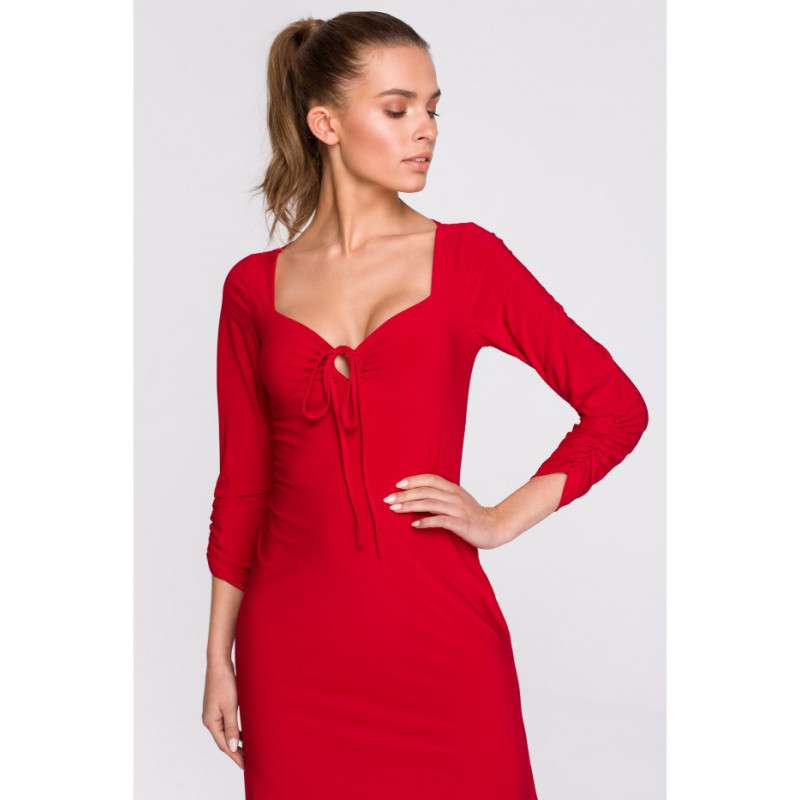 S308 Dress with decorative neckline - red