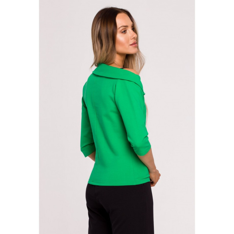 M678 Blouse with neckline and piping MOE - juicy green