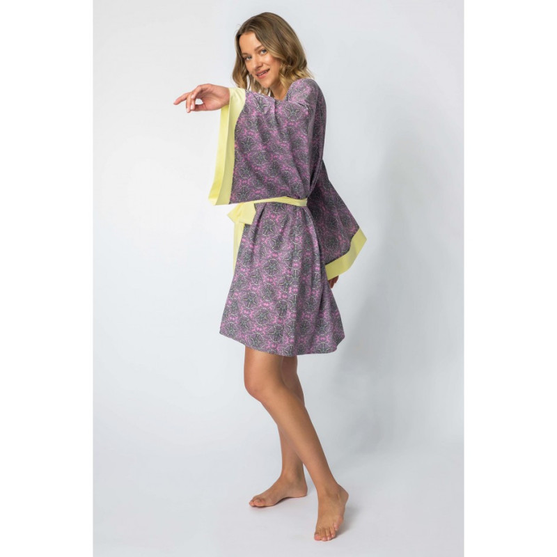 LA107 Kimono with colorful print - model 2