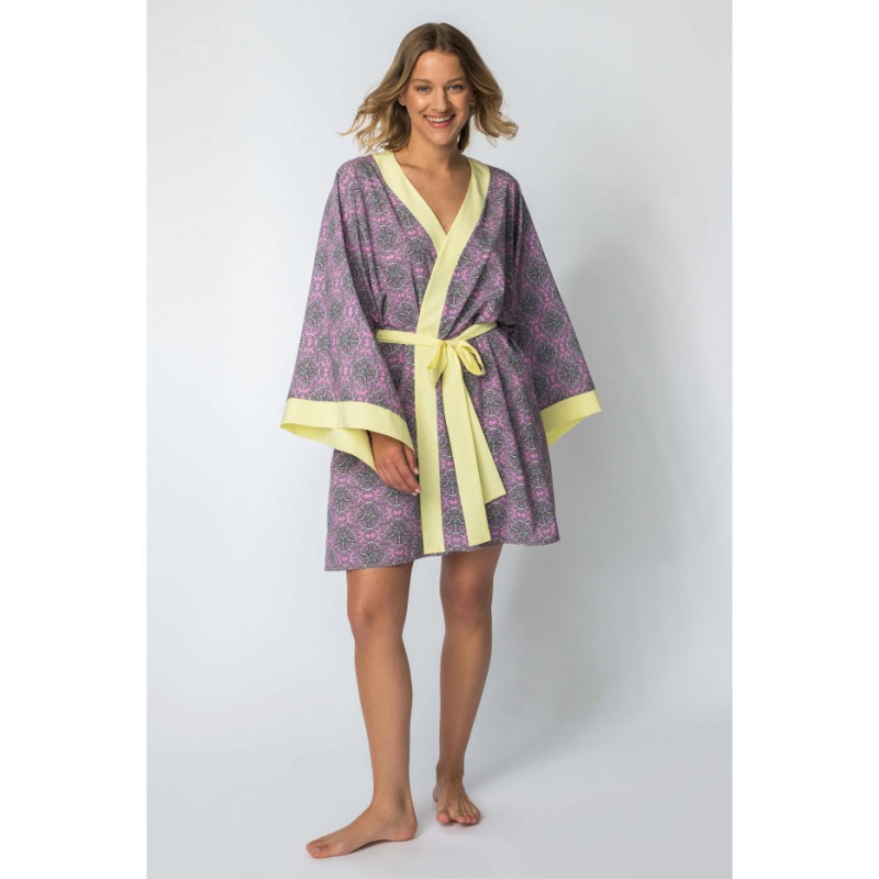 LA107 Kimono with colorful print - model 2