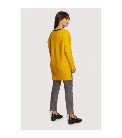 BK083 Sweater with neckline and longer back - honey