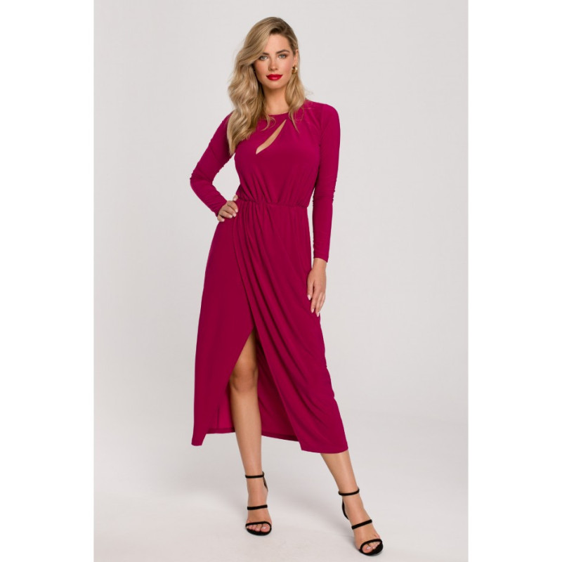 K139 Long dress with slit in the neckline - ruby