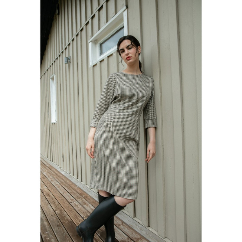 S323 Dress with kimono sleeves in plaid - brown