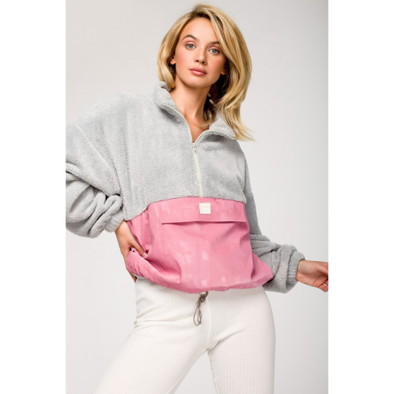 LA114 Plush sweatshirt with velcro pocket - model 2