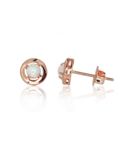 Gold classic studs earrings...